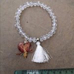 Bracciale con fiore vero di dicentra Bracciale con fiore vero di dicentra