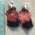 Orecchini con fiori veri di knautia Orecchini con fiori veri di knautia
