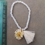 Bracciale con fiore vero di bellis (margheritina di campo) Bracciale con fiore vero di bellis (margheritina di campo)